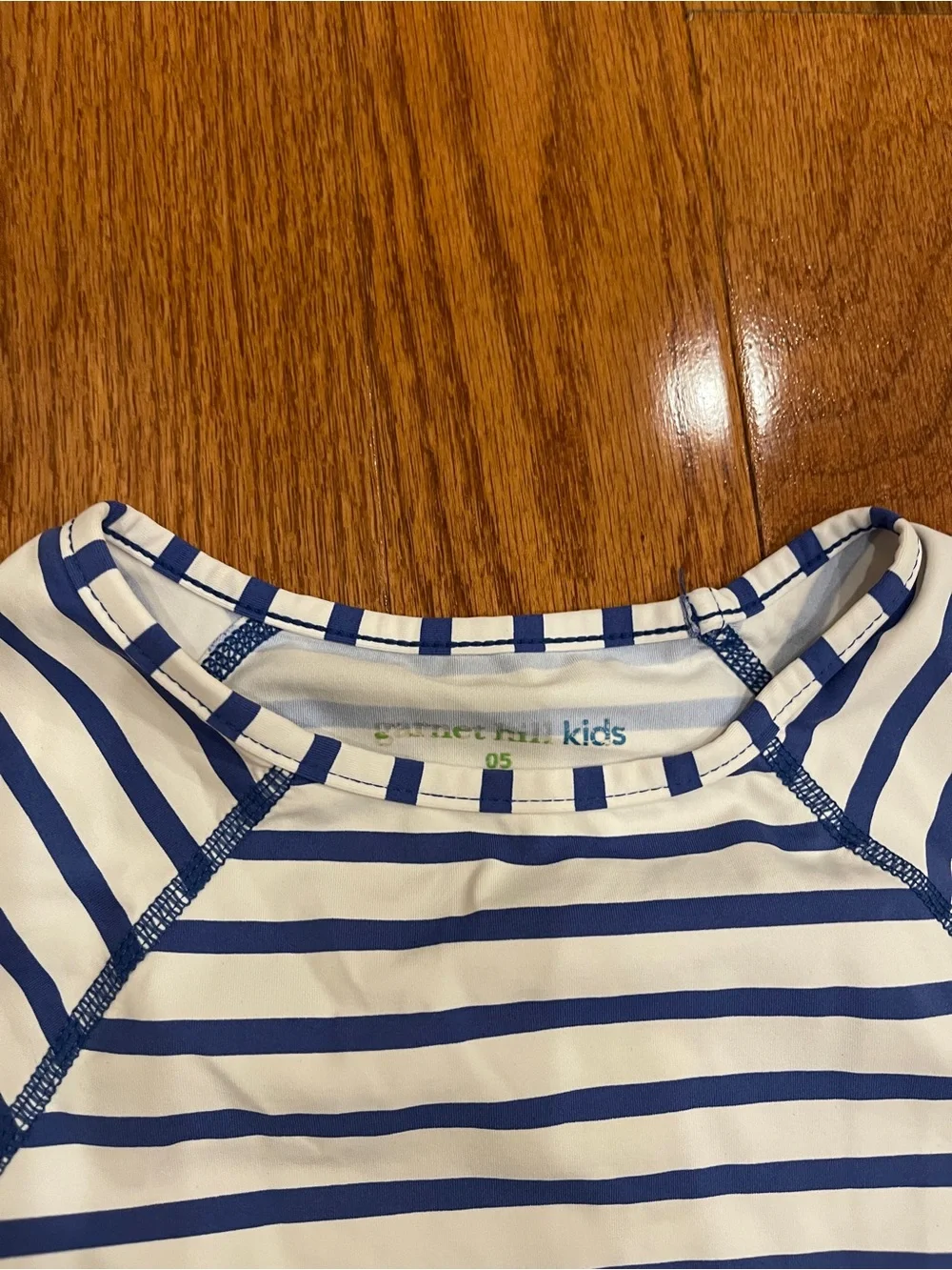 Garnet Hill Kids White Navy Blue Stripe Swim Rashguard Size 05